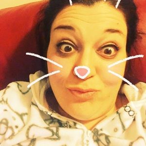 Hi PoshWorld! It’s me, Sarah 😊